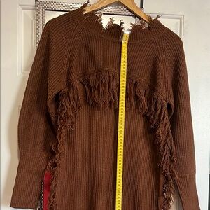Chic Fringed Sweater in Warm Brown
